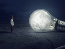 Bulb Moon – Photoshop Manipulation Tutorial Processing